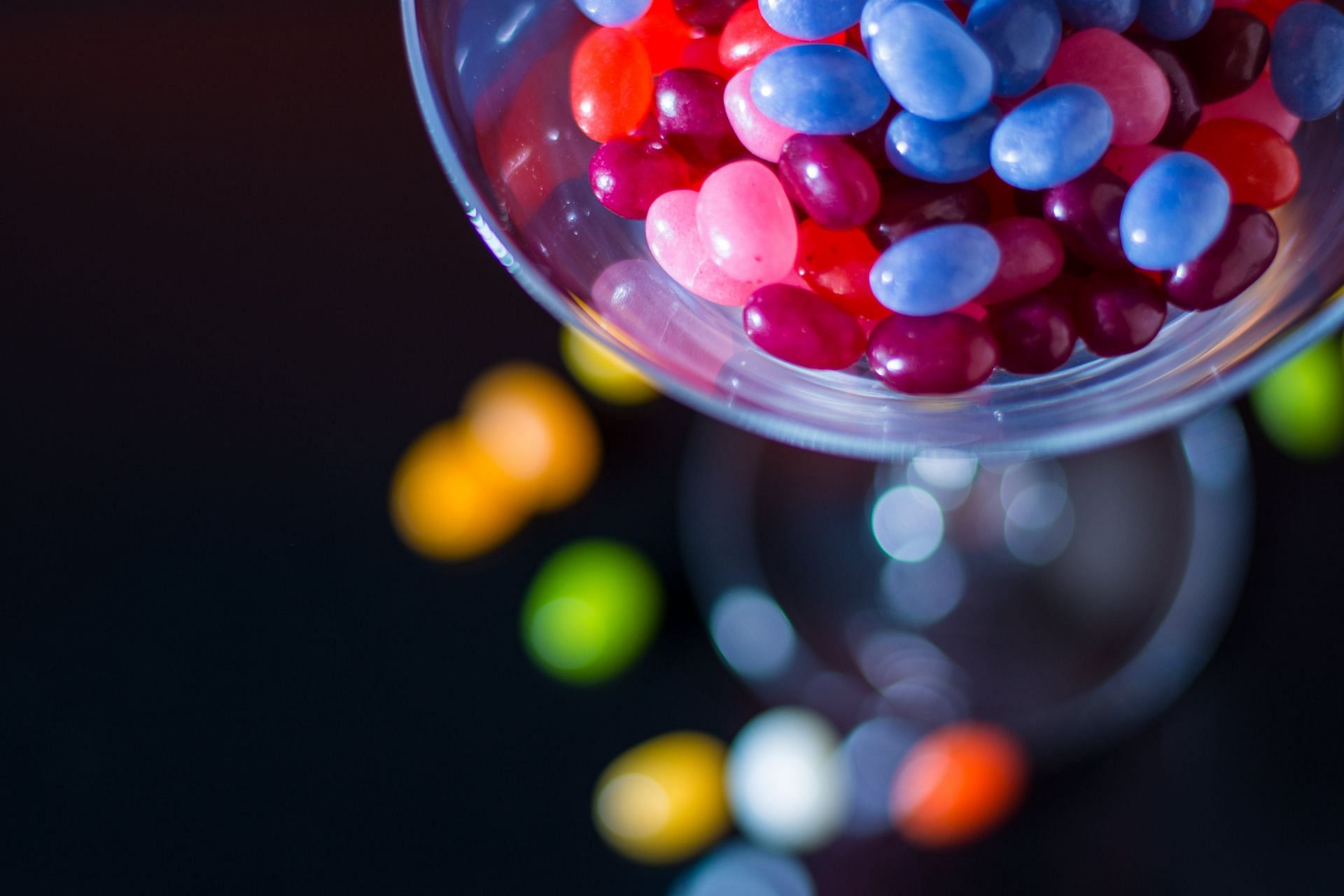 Increased oral health when you stop eating sugar (image sourced via Pexels / Photo by graham)